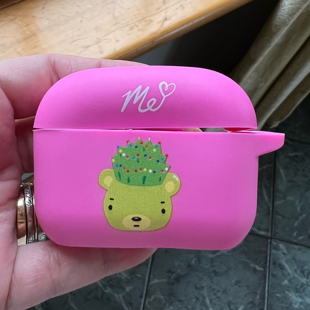 Moriah Elizabeth apple air pod pro case